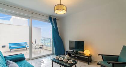 A Sunny Penthouse Modern 2 bdr - Sliema