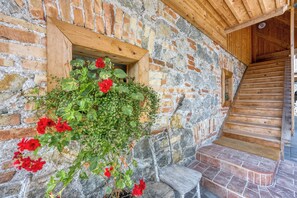 Exterior detail - Apartment Doroteja (Ivančna Gorica)