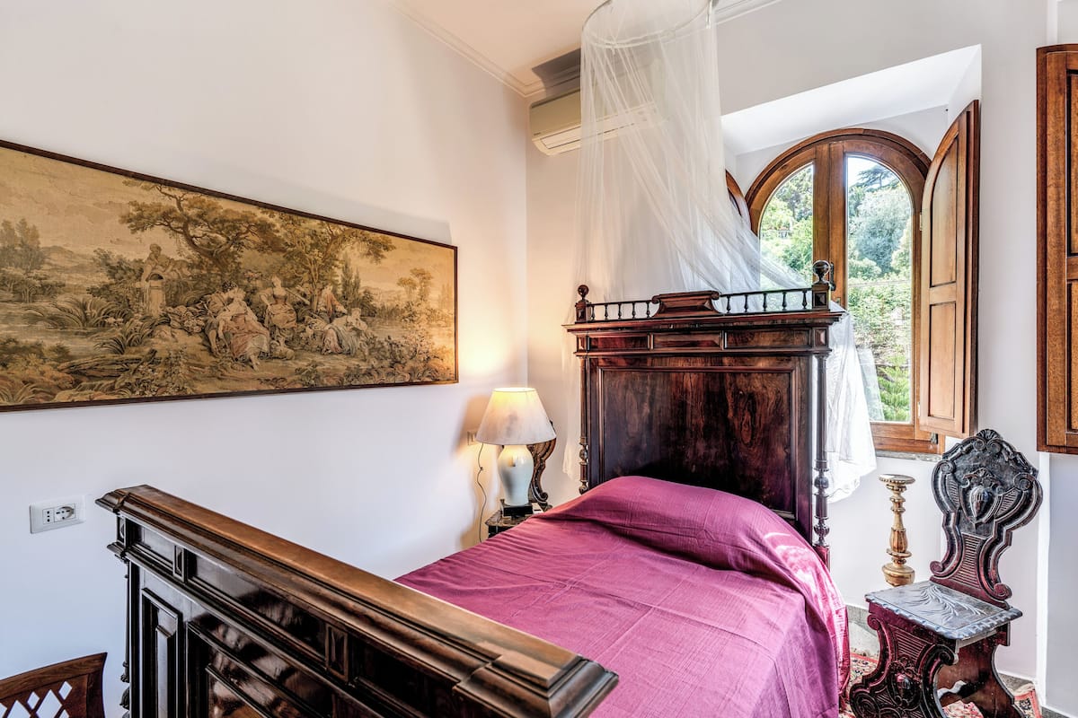 Basic Single Room, Garden View | In-room safe, desk, laptop workspace, blackout curtains