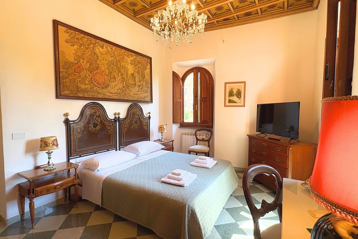 Chambre Double Confort, réfrigérateur, vue jardin | 1 chambre, coffres-forts dans les chambres, bureau