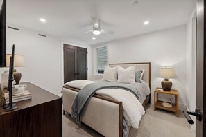 4 室のベッドルーム、アイロン / アイロン台、WiFi (無料)、ベッドシーツ