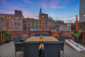 تناول الطعام بالخارج