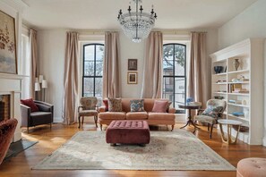 TV, offices - The Butcher Rose! Spacious 6BR Home in Louisville (Louisville)