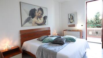 Apartment, 2 Bedrooms, Smoking, Balcony | 3 bedrooms
