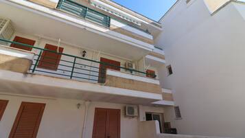 Apartment, 2 Bedrooms, Smoking, Balcony | Exterior