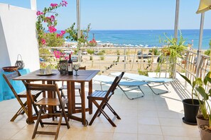 تناول الطعام بالخارج