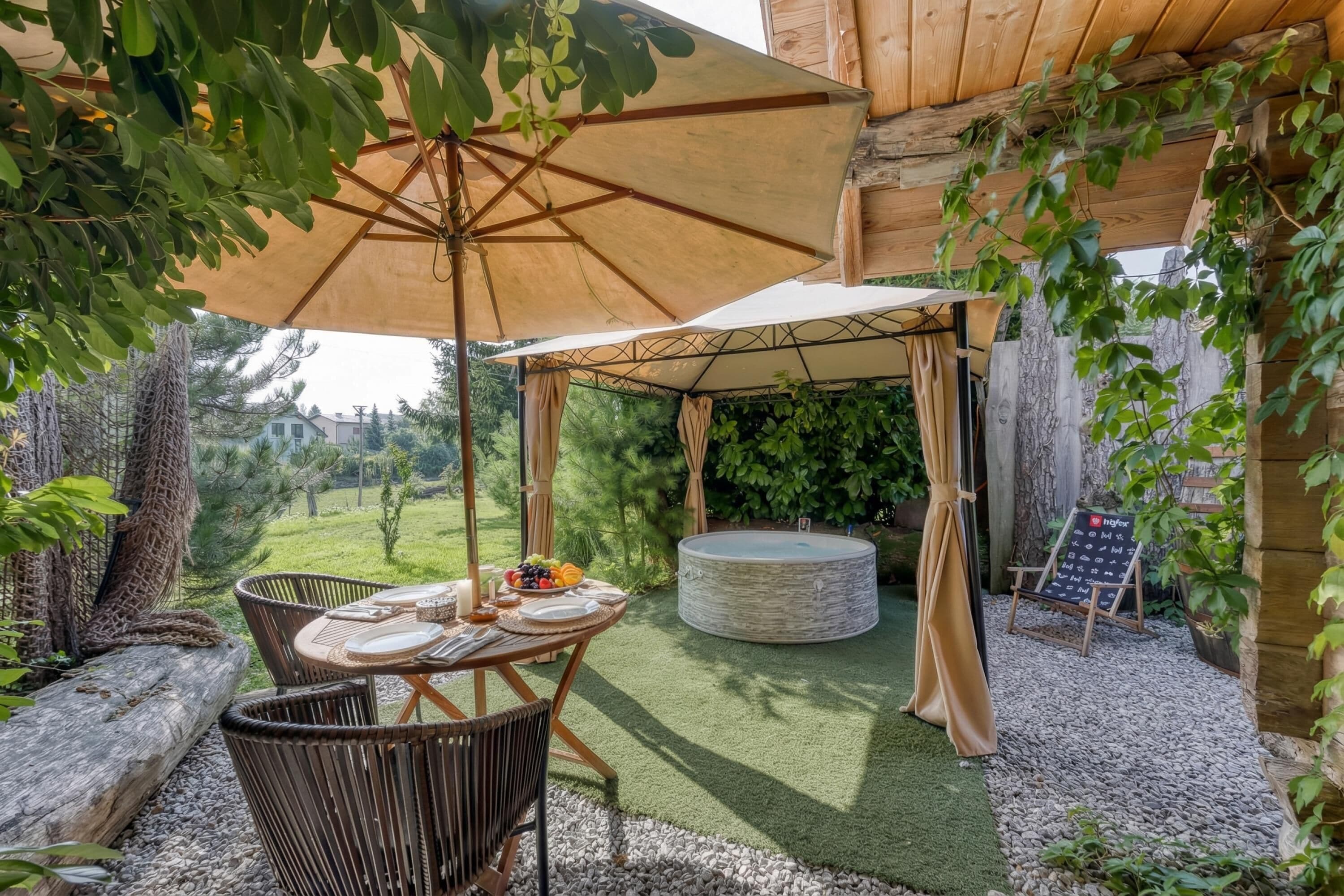 Familienhaus, Mehrere Schlafzimmer (Tiny-Mini Bertl With Hot Tub) | Speisen im Freien