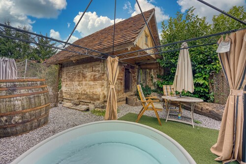 Tiny-mini Bertl With Hot Tub