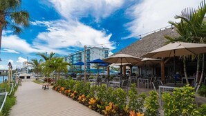 Outdoor dining - Waterfront Stateroom (Merritt Island)