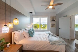 3 Schlafzimmer, Schreibtisch, Bügeleisen/Bügelbrett, Reisekinderbett