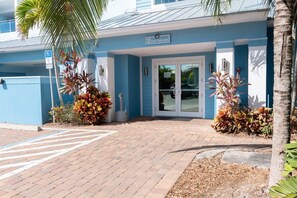 Exterior detail - Waterfront Stateroom (Merritt Island)