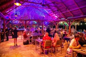 Outdoor dining - Waterfront Officer's Quarters (Merritt Island)