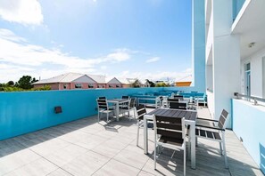 Outdoor dining - Starboard Condo Summa (Merritt Island)