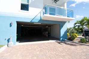 Exterior - Stateroom Elite Summa (Merritt Island)