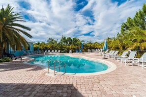 Pool - Stateroom Elite Summa (Merritt Island)