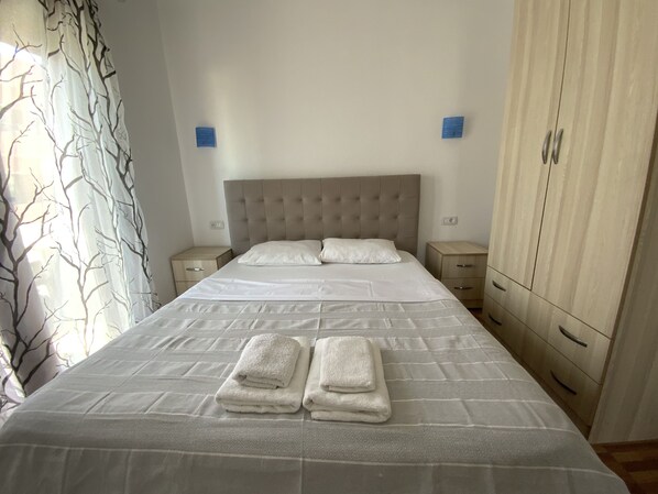 1 bedroom, iron/ironing board, WiFi, bed sheets - A comfortable home-away-from-home experience, close to everything. (Ksamil)