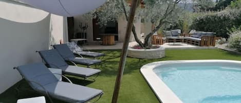 Piscine extérieure, piscine chauffée