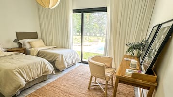 4 bedrooms, free WiFi, bed sheets