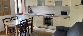 Mary Holiday House. Centrally located, Quiet, Quiet and Comfortable.