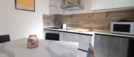 Departamento, 1 habitación, para fumadores, patio | Cocina privada