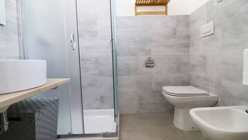 Apartment, 1 Bedroom, Smoking, Patio | Bathroom