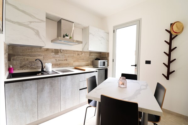 Appartement, 1 slaapkamer, roken, terras | Privékeuken