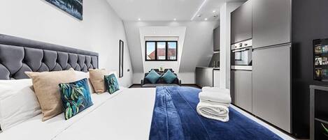 1 soverom, skrivebord, strykejern/-brett og wi-fi