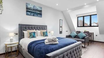 1 bedroom, desk, iron/ironing board, WiFi