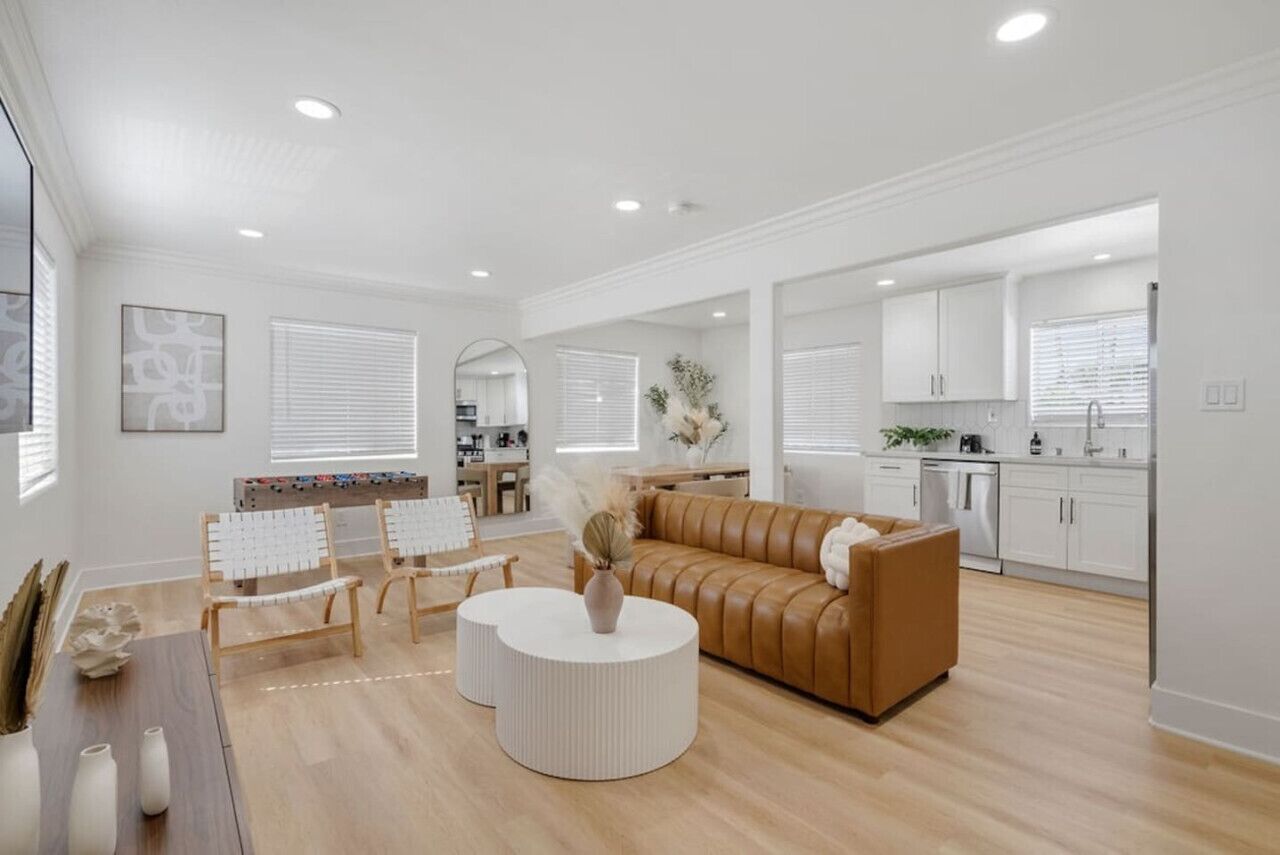 Scandinavian Top Unit Apt! Game Table + Parking
