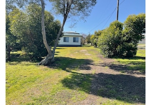 Property grounds - Beach and Bush - La Cabaña by the Sea Kilcunda (Kilcunda)