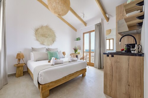 Habitación con Balcon y Vistas al mar en Casco Antiguo Altea- Solo Adultos