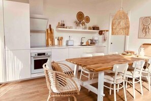Fridge, oven, stovetop, dishwasher - Atemberaubende Villa Palmeral in Corralejo mit Whirlpool & Beheizten Privatpool (La Oliva)