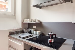 Refrigerador, microondas, horno y lavavajillas 