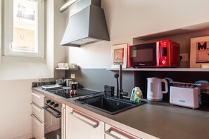 Fridge, microwave, oven, dishwasher