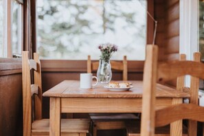 Dining - Cozy Hideway in Rural Mid Wales (Blaenau Ffestiniog)