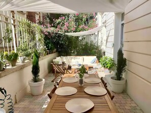 Outdoor dining - Appartement Familial Luxueux Proche du Trocadéro - Parfait Pour les JO (Paris)