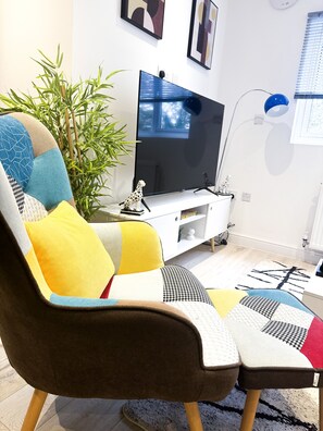 Apartment | Living area | TV - Perfect 2 bed Apartment 4 Contractors Sleep Upto 5 (London)
