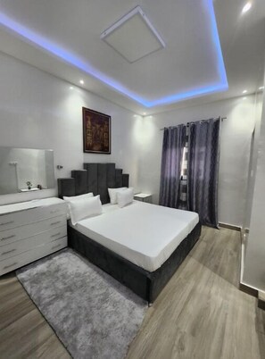 2 slaapkamers, een strijkplank/strijkijzer, gratis wifi, beddengoed