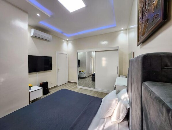 2 عدّة غرف نوم ومكواة/لوح كي وواي فاي مجانًا وملاءات أسرّة