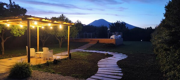 المنطقة المحيطة بالمنشأة