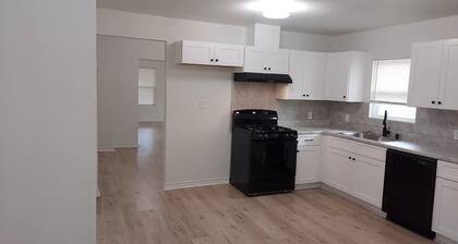 1Bed and 1Bath house for Rent