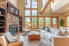 TV, fireplace, offices - Stunning Treasury Point condo, 3BD/3BA+Hot Tub! (Mt. Crested Butte)