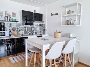 Kühlschrank, Mikrowelle