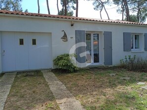 Exterior - Holiday Home for 6 in La Tranche sur Mer (La Tranche-sur-Mer)