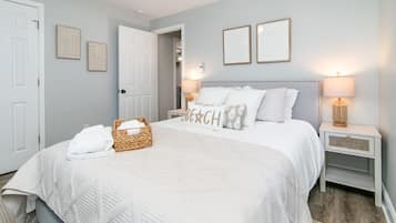 6 bedrooms, desk, iron/ironing board, free WiFi