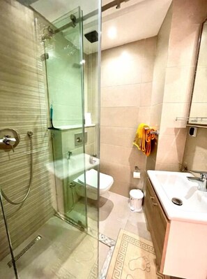 Towels, soap, toilet paper - 3 Chambres, Piscine, Gueliz (Marrakech)