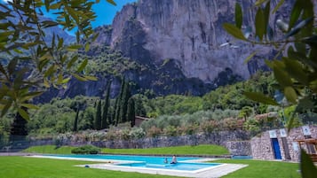 Appartement Familial, 2 chambres, balcon, côté montagne (Casa Scott - Apartment with Pool &) | Piscine
