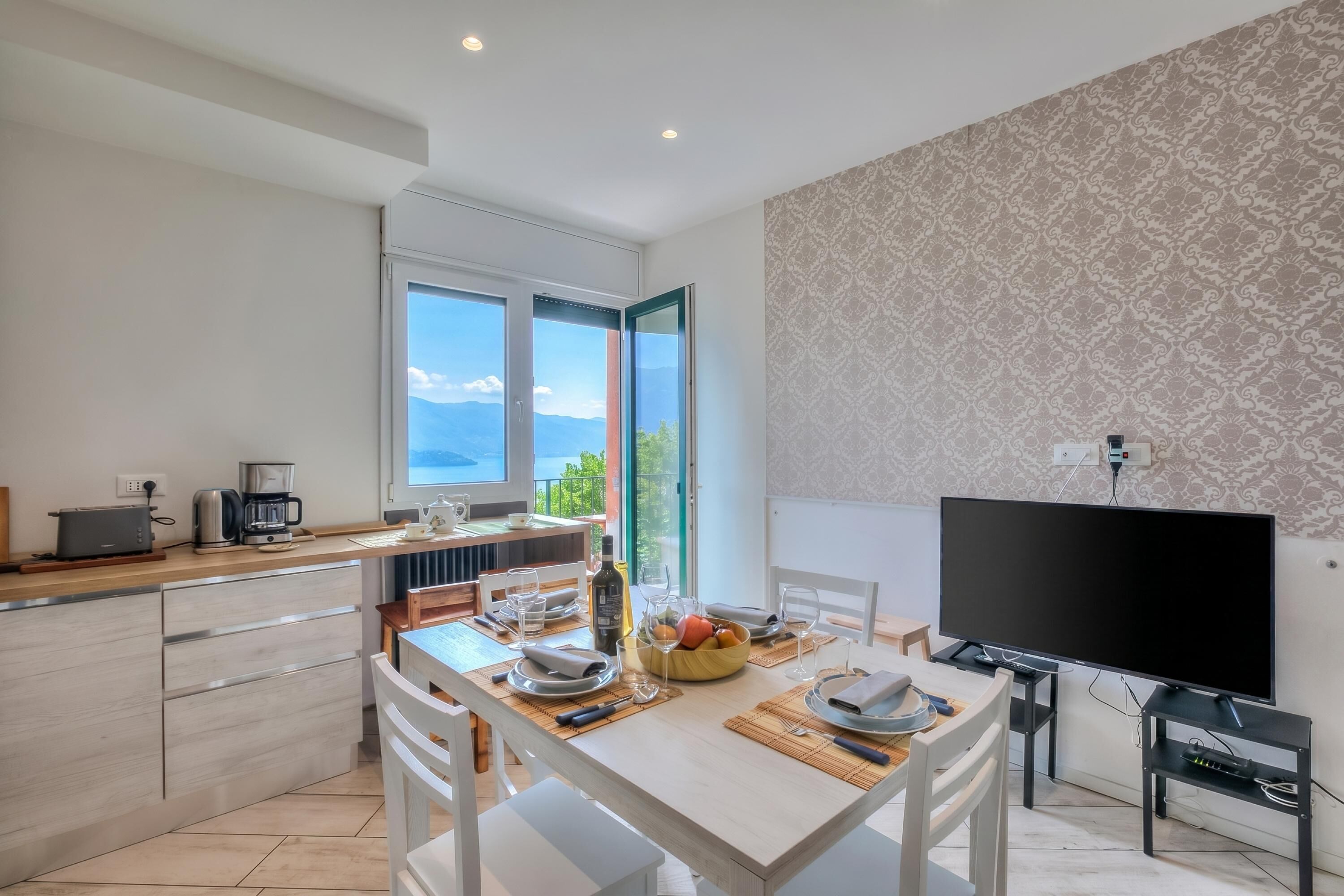 Family Apartment, 2 Bedrooms, Balcony, Mountainside (Casa Scott - Apartment with Pool &) | Dining