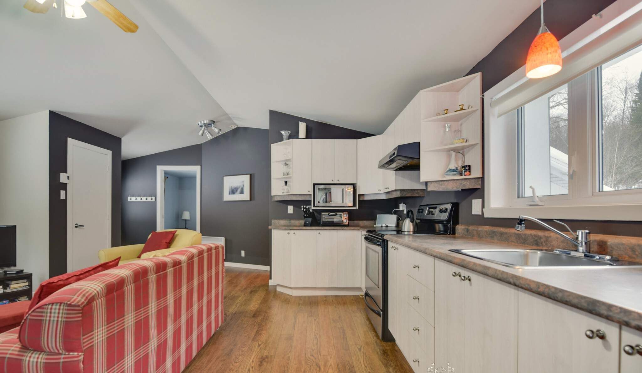 Fridge, stovetop, toaster