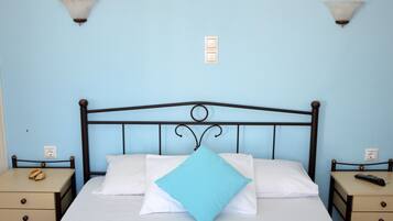 Basic Double Room, Courtyard View | In-room safe, free WiFi